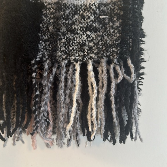 NWT Walmart Oversized Blanket Plaid Scarf (OS) - Picture 2 of 4